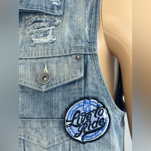 Southpole Distressed Sleeveless Denim Vest, Men's Size Medium, Assorted Patches - Picture 2 of 16